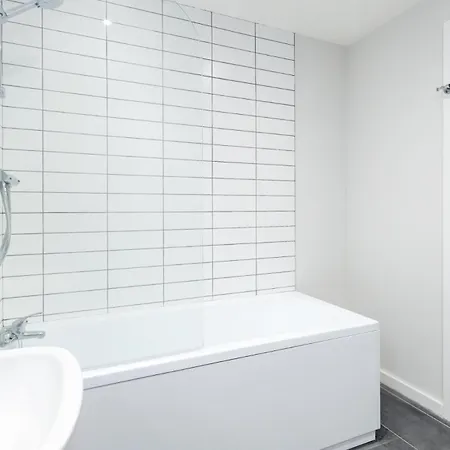 Richmond Row - Air Host & - 2 Bedroom Sleeps 6