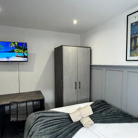 6b 3bath - Free Parking - Tvs In Every *