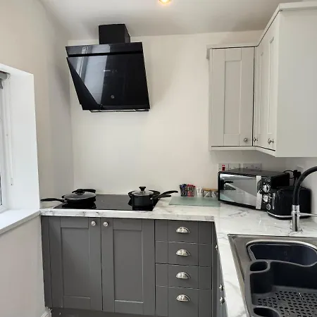 6b 3bath - Free Parking - Tvs In Every