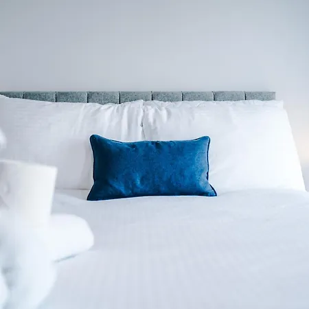 아파트 Spacious One Bedroom With Scenic View In Centre By Eason Stays, Ideal For Weekend Getaways & Business Travels - Free Parking 리버풀