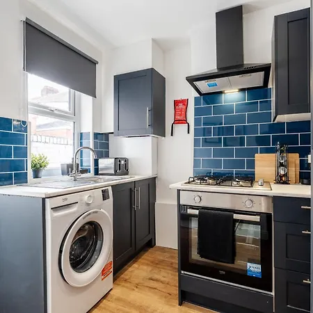 Apartment Cedarhomes - Brand New 5Bed House - Near Lfc & Efc