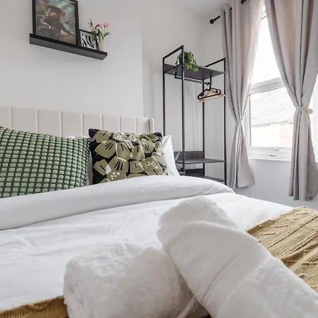 Cedarhomes - Brand New 5Bed House - Near Lfc & Efc Apartment Liverpool