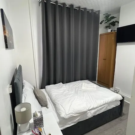 Excellent In Guest house *