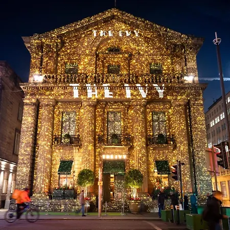 Iconic Building Castle St Steps To The Ivy! Apartament