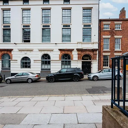 Warehouse Flat - Sleeps 5, Wifi, Free On-site Parking