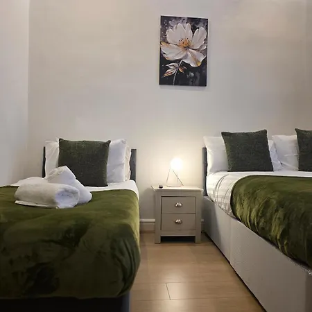 Appartement Deluxe 2br Near Center - Sleeps 6 *
