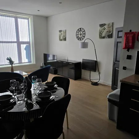 Deluxe 2br Near Center - Sleeps 6 Appartement *