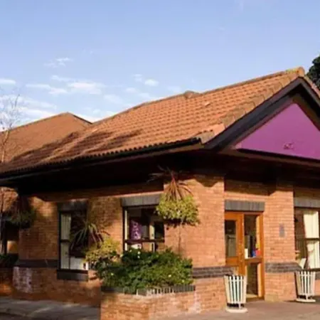 Modern Ensuite In Queens Drive, West Derby, Hotel *