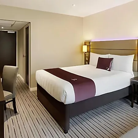 Modern Ensuite In Hanover Street,