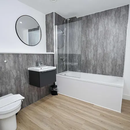 Modern & Spacious 2 Bedroom