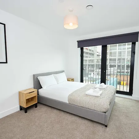Apartment Modern & Spacious 2 Bedroom Liverpool