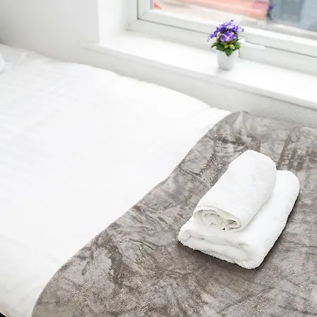 Apartment 4 Bed Flat 5 Mins Walk To Anfield Liverpool