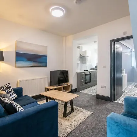 Prime Location! 3-bedroom House Near Anfield & Goodison Park * Liverpool
