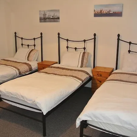 Lyndan Guest 2* Liverpool