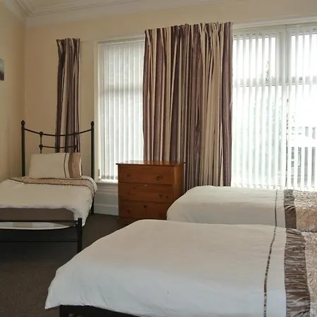 Lyndan Guest Liverpool