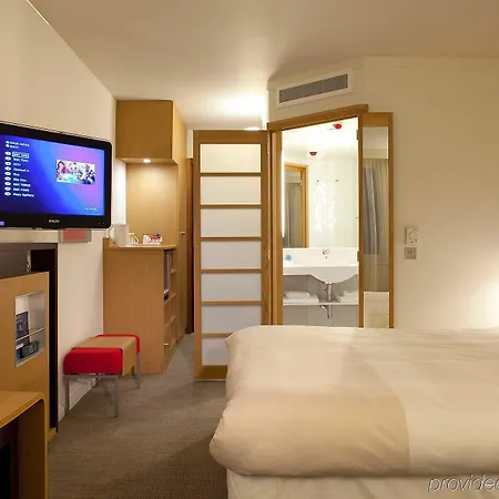 Novotel Centre Hotel