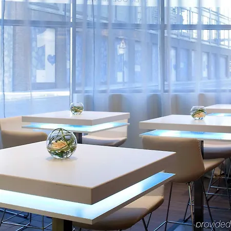 Novotel Centre Hotel