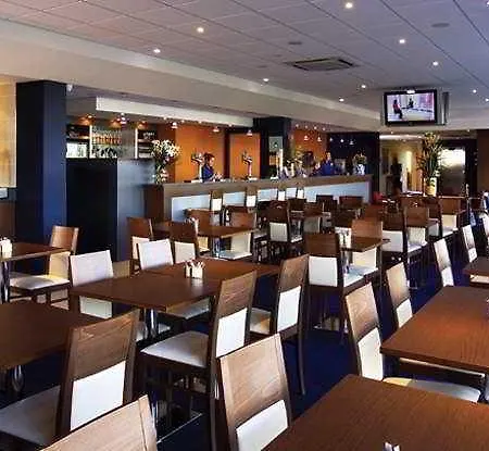 Express John Lennon Airport 3*