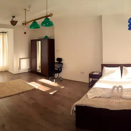 Konukevi Sefton Grange 3*
