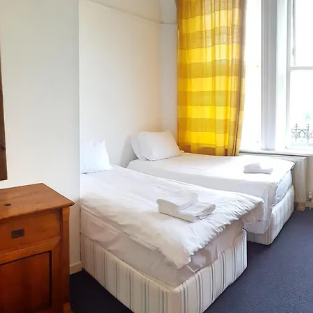 Konukevi Sefton Grange 3*
