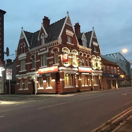 אורחן Anfield Part Of The Twelfth Man Public House ליברפול