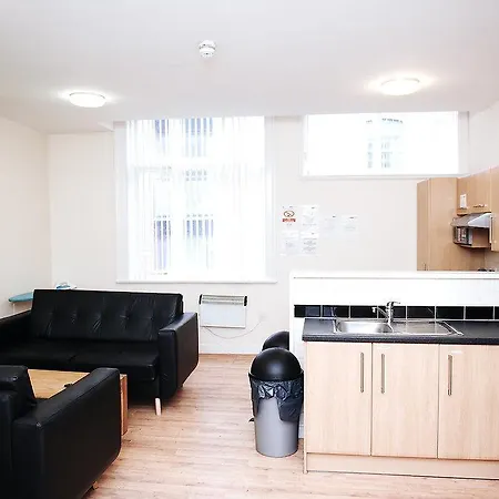 Oliver House Hostel
