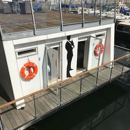 007 House Boat Ливерпуль