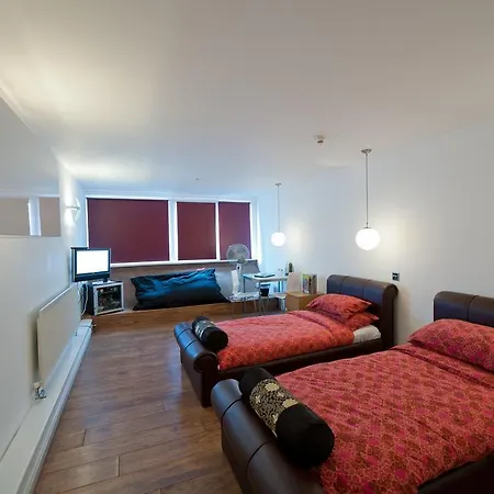 Parr Street 4*