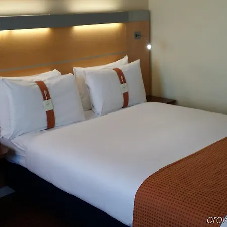 Express John Lennon Airport Hotel 3*