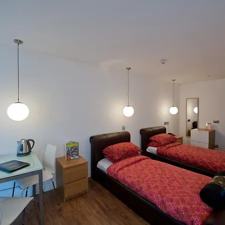 Parr Street 4*