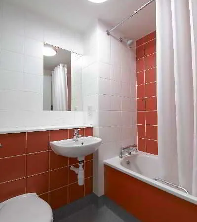 Travelodge Stonedale Park 3*