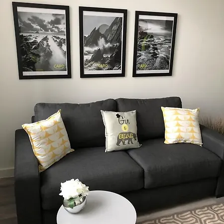 Caro Short - Parker Street 4*