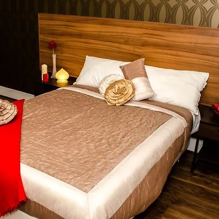 Trivelles 3* Liverpool