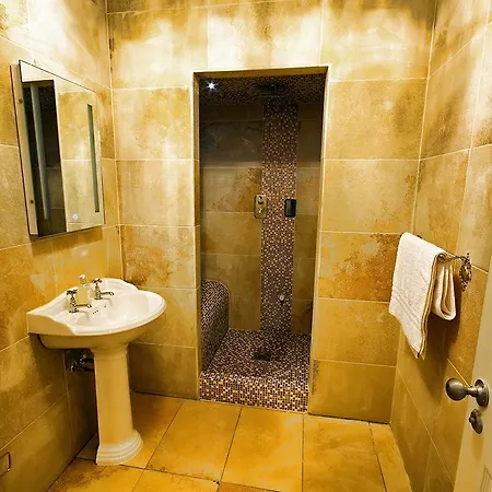 30 Street Hotel