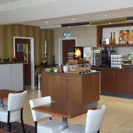 Express John Lennon Airport Hotel