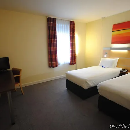 Express John Lennon Airport 3*