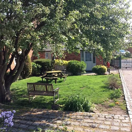 The Barn 3* Hale (Merseyside)