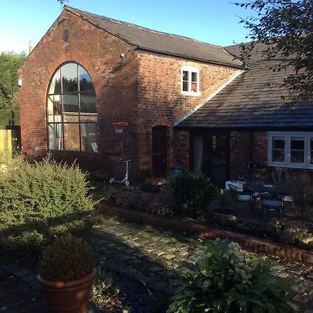 The Barn 3* Hale (Merseyside)