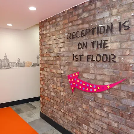 Easyhotel