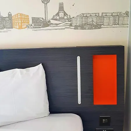 Easyhotel 3*