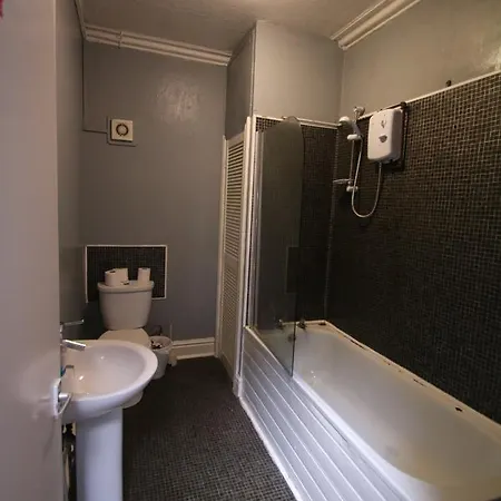 Everton Hostel *