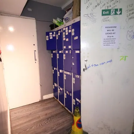 Everton Hostel *