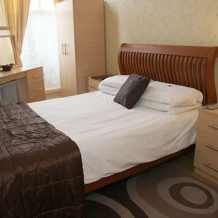 Beech Mount - Free Parking Hotel