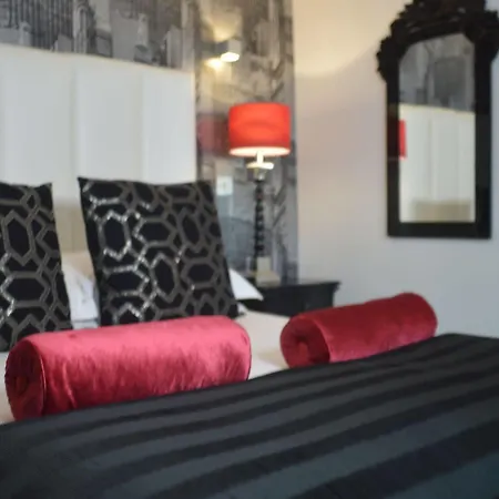 Aparthotel Posh Pads - 1 - 4*