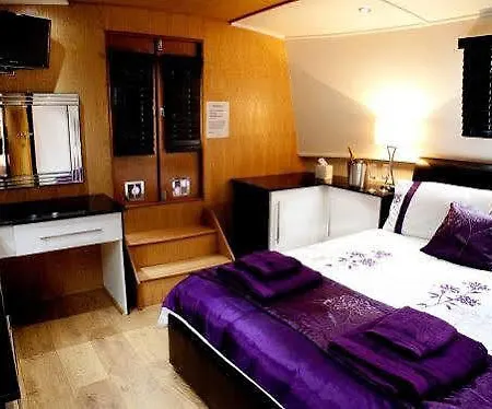 Hollywood & Barges 5* Liverpool