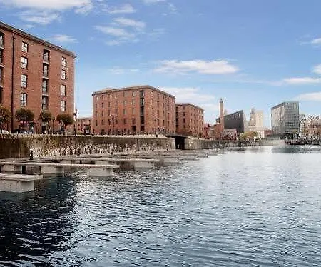 Hotel Hollywood & Barges Liverpool
