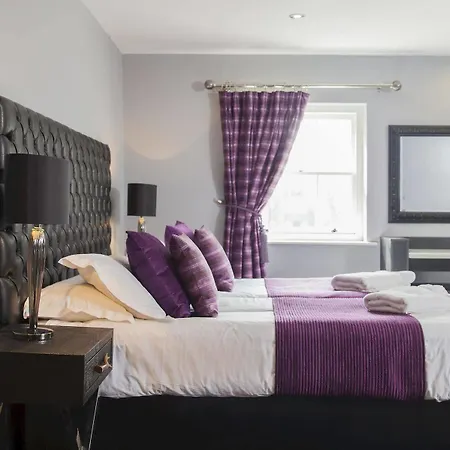 Epic - Campbell Street 4*