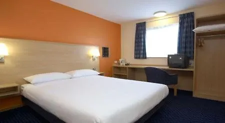 Travelodge Docks 2*