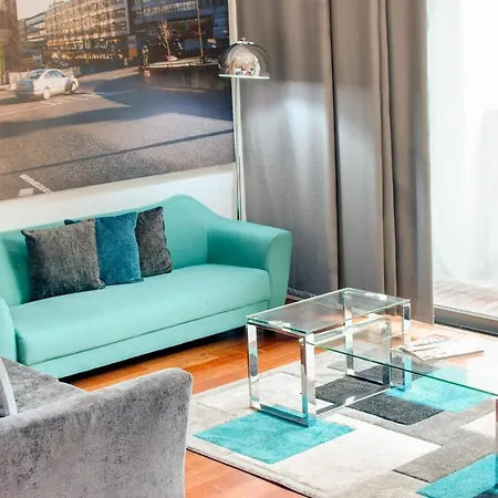 Base Serviced - Sir Thomas Street *