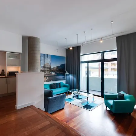 Base Serviced - Sir Thomas Street *